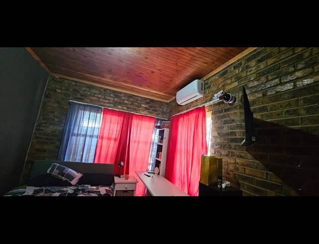 4 BEDROOM FREESTANDING FOR SALE IN BRITS CENTRAL